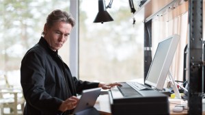 composition_video_poster