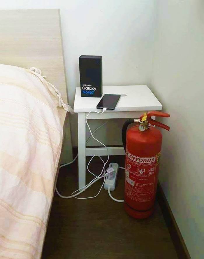 samsung-galaxy-note-7-exploding-funny-reactions-14-57d93294235dd__700